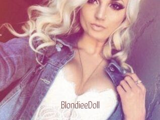 BlondieeDoll