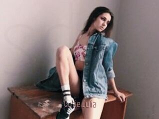 Cutie_Julia
