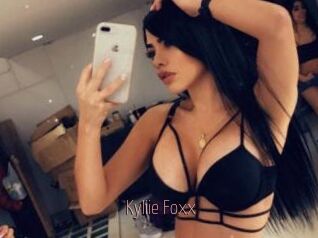 Kyliie_Foxx