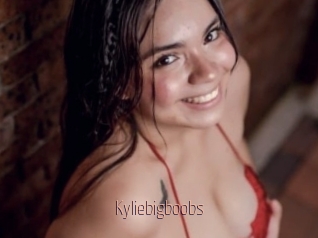 Kyliebigboobs