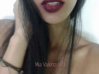 Mia_Valenzuela