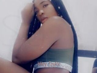 Miley_Taylor