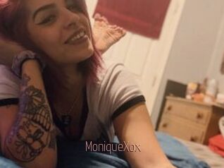 MoniqueXox