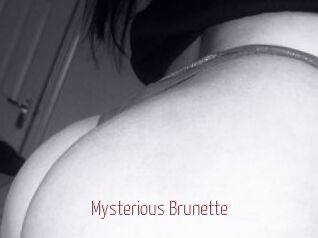 Mysterious_Brunette