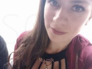 Mia_milk