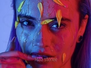 Miaa_stonee
