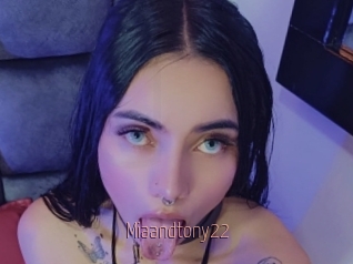 Miaandtony22