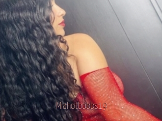 Miahotbobbs19