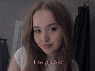 Roselynkissed