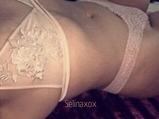 Selinaxox